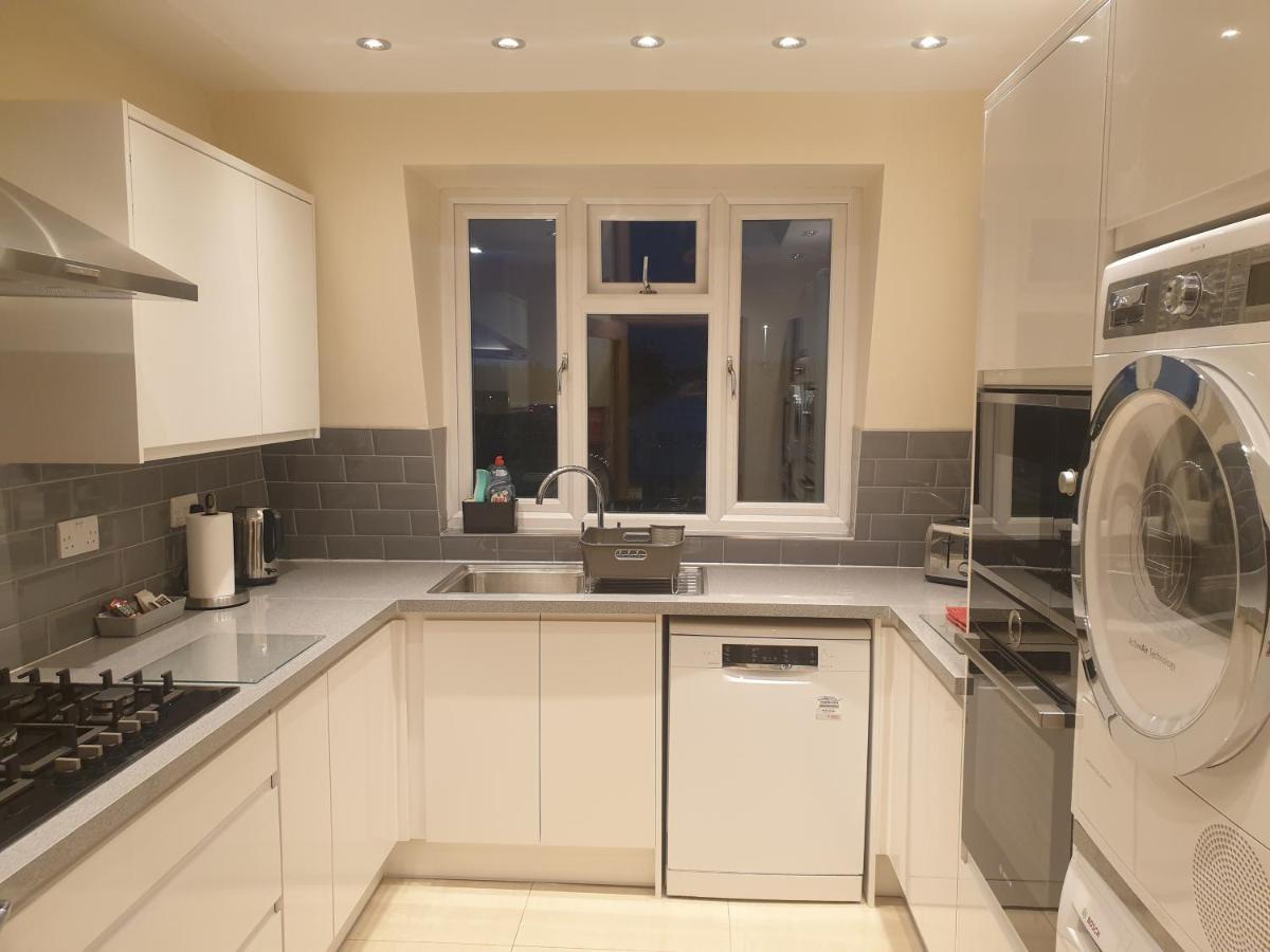 London Luxury 3 Bedroom 2 Bathrooms Flat 1 Min To Redbridge Station Free Parking & Wifi Wanstead Exterior foto