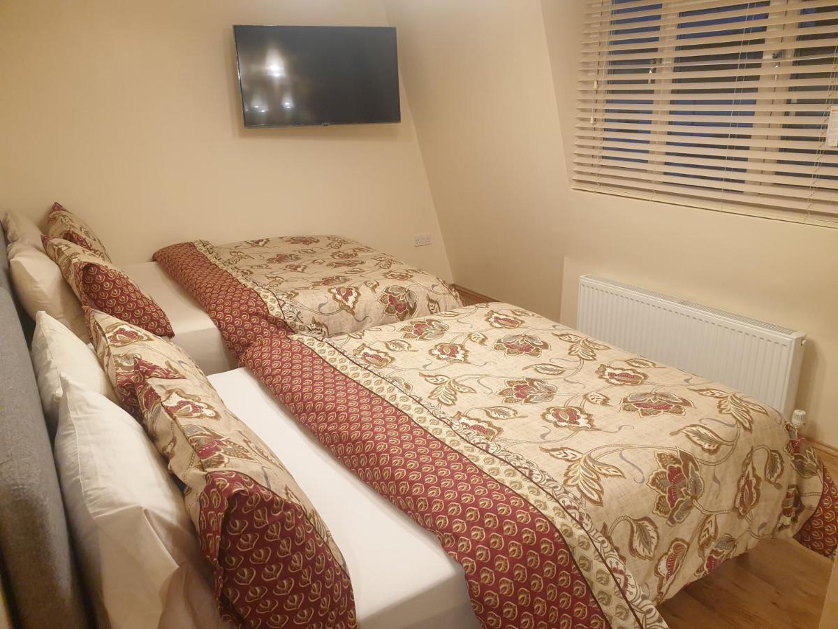 London Luxury 3 Bedroom 2 Bathrooms Flat 1 Min To Redbridge Station Free Parking & Wifi Wanstead Exterior foto